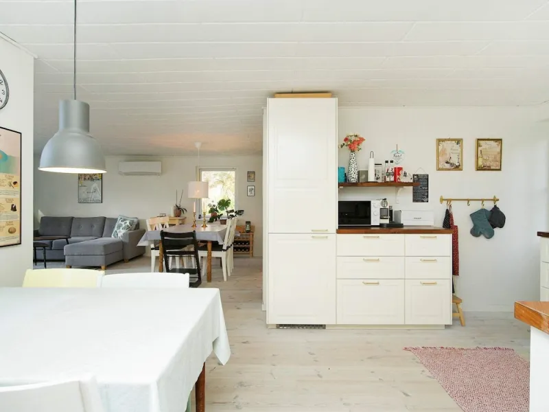 Billede 3 af 6 Person Holiday Home in Hojby