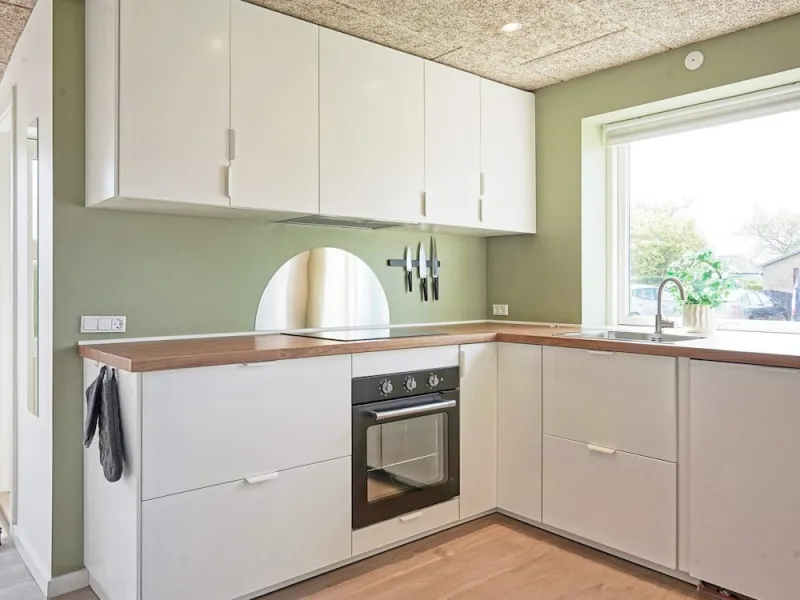Billede 2 af 6 Person Holiday Home in Ronne-by Traum
