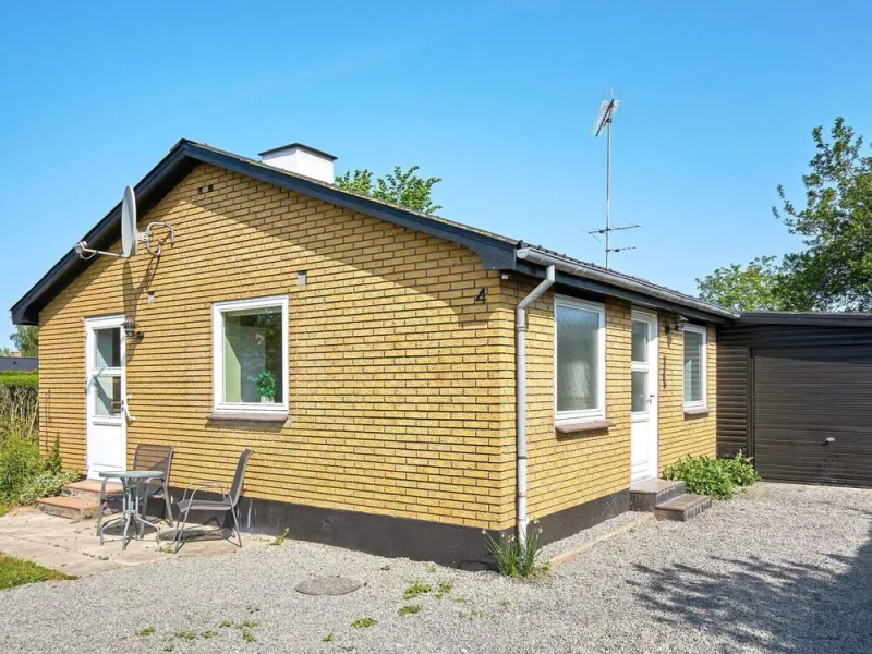 Billede 5 af 6 Person Holiday Home in Ronne-by Traum