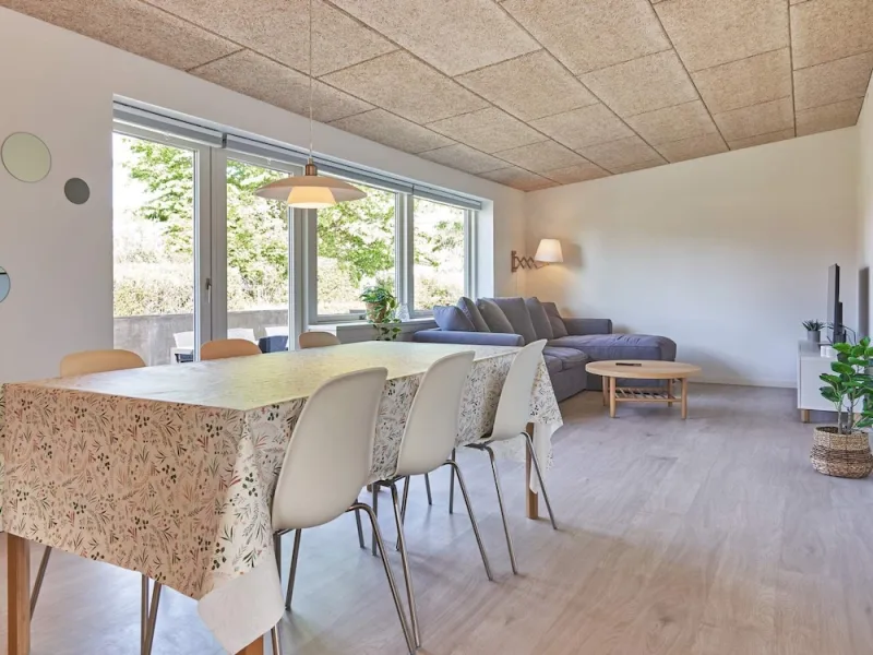 Billede 7 af 6 Person Holiday Home in Ronne-by Traum