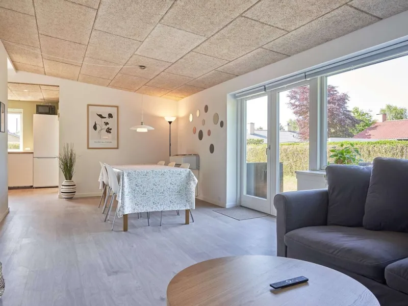 Billede 13 af 6 Person Holiday Home in Ronne-by Traum