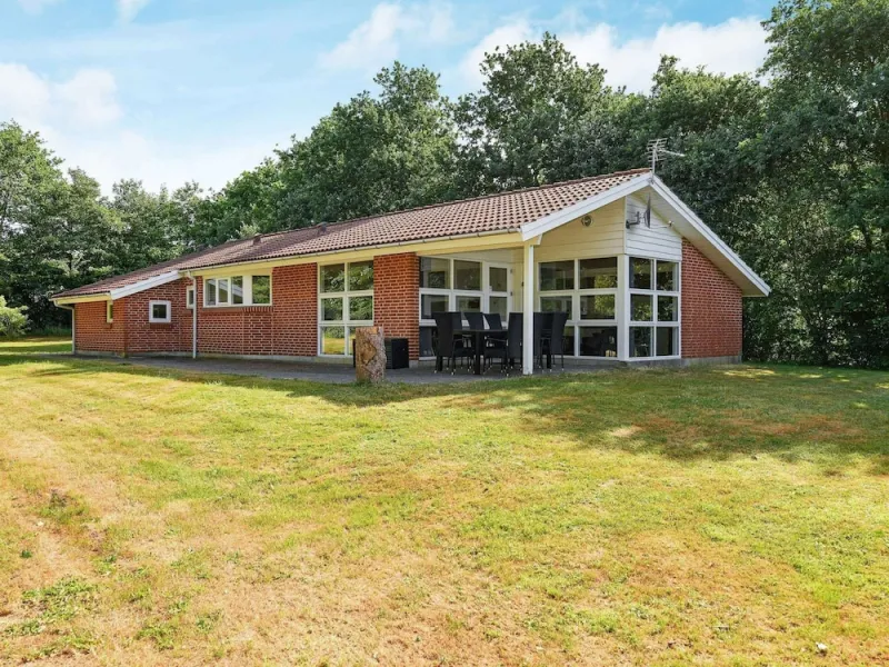 8 Person Holiday Home in Oksbol