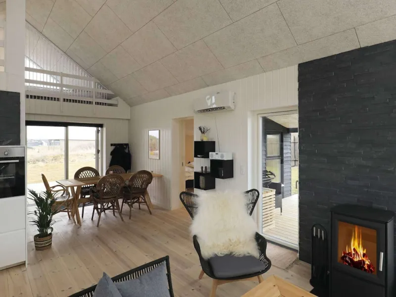 Billede 2 af 6 Person Holiday Home in Lokken