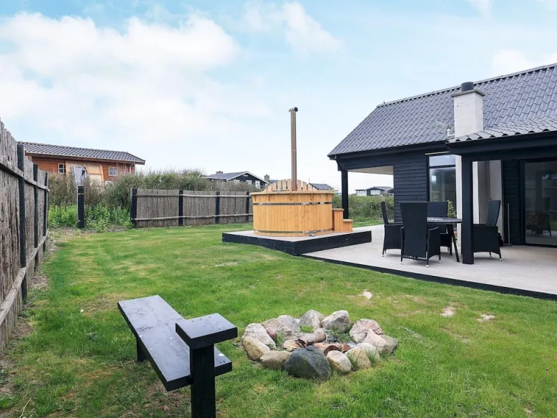 Billede 6 af 6 Person Holiday Home in Lokken