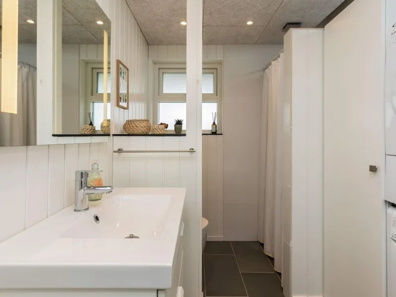 Billede 9 af 6 Person Holiday Home in Lokken