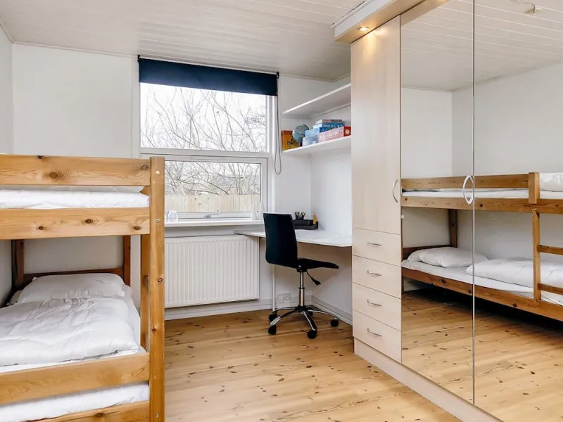 Billede 3 af 6 Person Holiday Home in Albaek