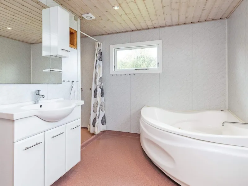Billede 7 af 10 Person Holiday Home in Vaeggerlose