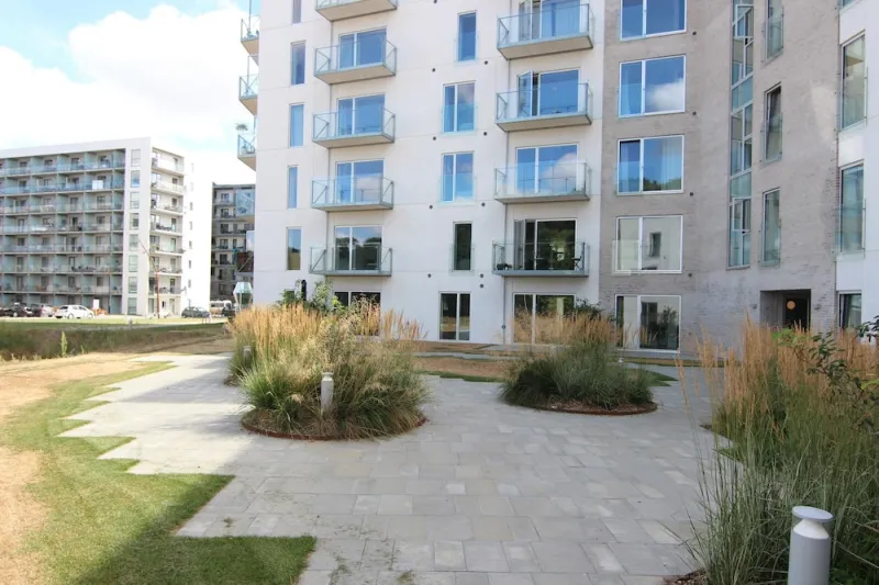 Spacious 1-bed w Private Terrace