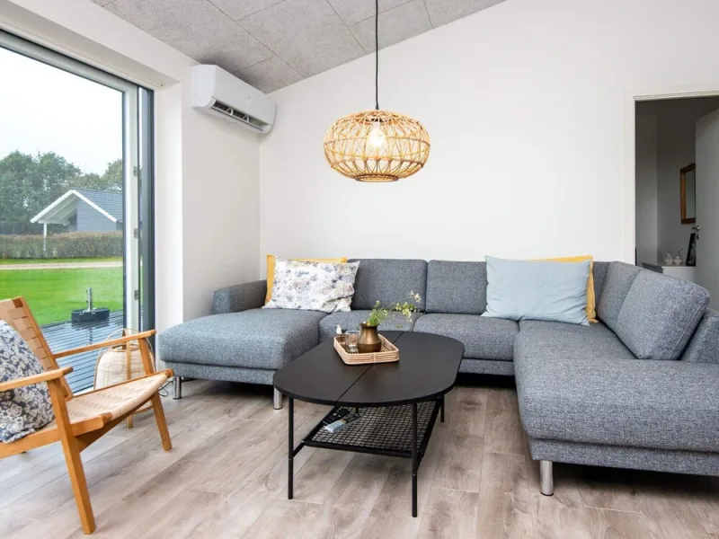 Billede 3 af 8 Person Holiday Home in Ansager