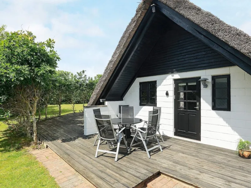 Billede 3 af 8 Person Holiday Home in Hojslev