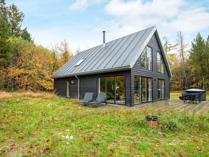 6 Person Holiday Home in Hovborg
