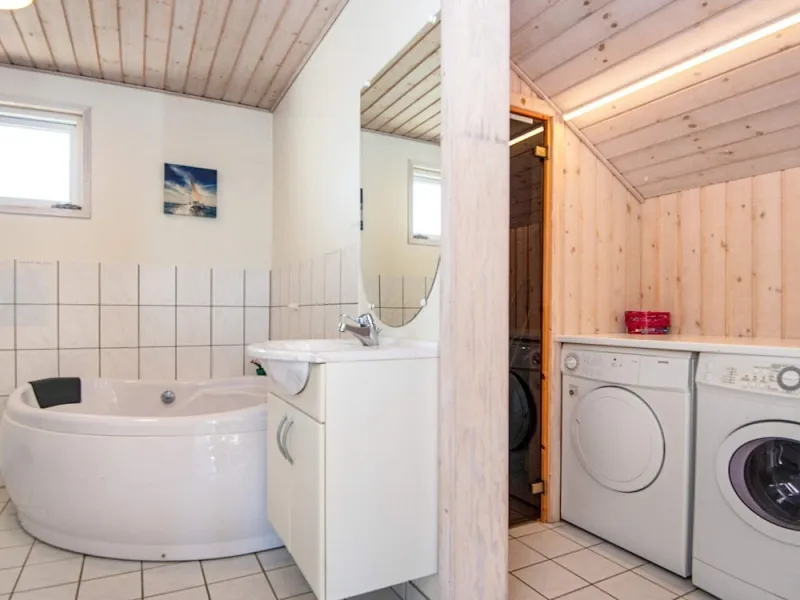 Billede 24 af 8 Person Holiday Home in Harboore