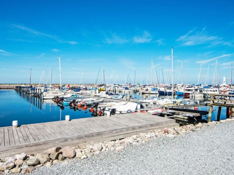 Billede 2 af 8 Person Holiday Home in Glesborg