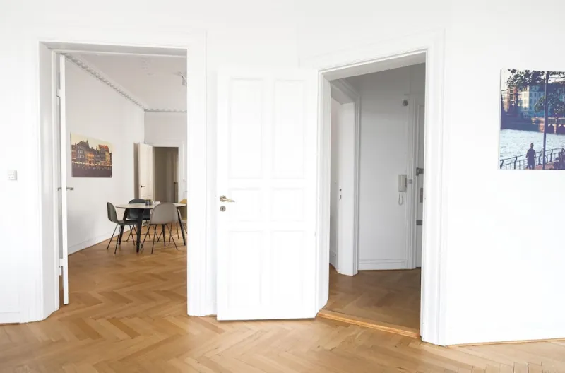 Billede 8 af Fantastic 3-bed With French Balcony and Lake-views