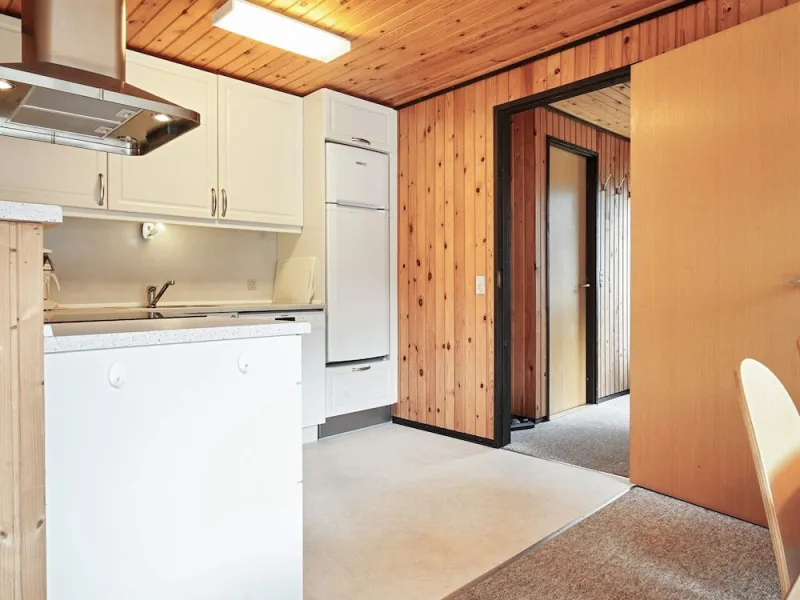 Billede 2 af 6 Person Holiday Home in Aakirkeby