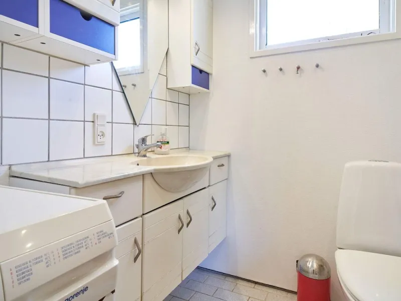 Billede 8 af 6 Person Holiday Home in Aakirkeby