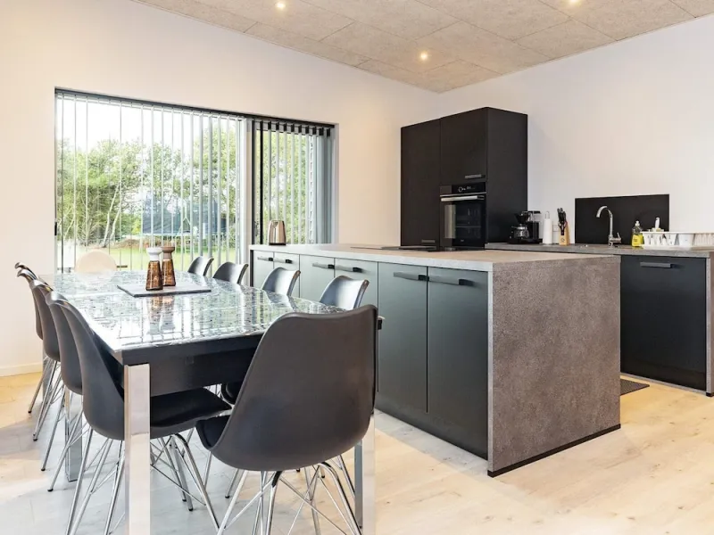 Billede 3 af 9 Person Holiday Home in Vaeggerlose