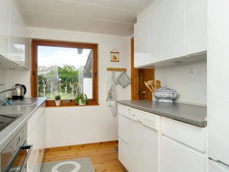 Billede 7 af 6 Person Holiday Home in Dronningmolle