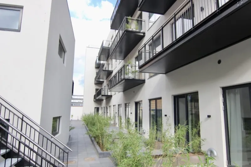 Cool Studio Apartment w Private Terrace - 219