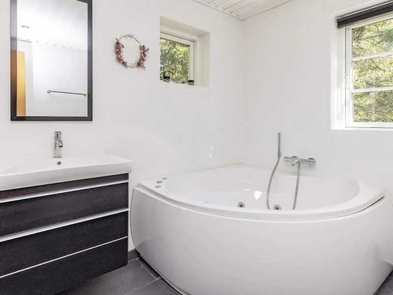 Billede 22 af 6 Person Holiday Home in Hojslev
