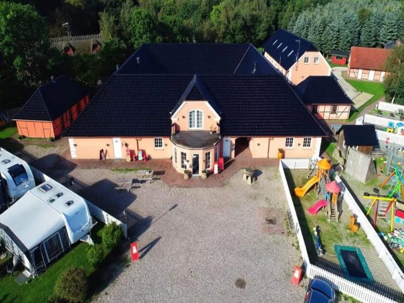Billede 9 af Splendid Cabin in Camping Resort