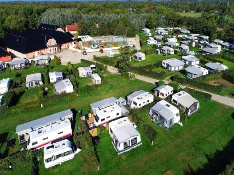Billede 16 af Splendid Cabin in Camping Resort