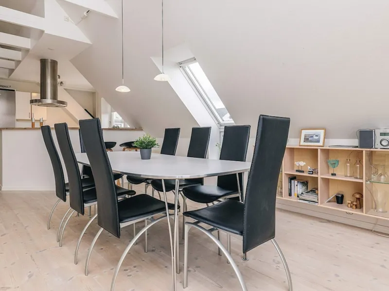 Billede 2 af 5 Star Holiday Home in Lokken