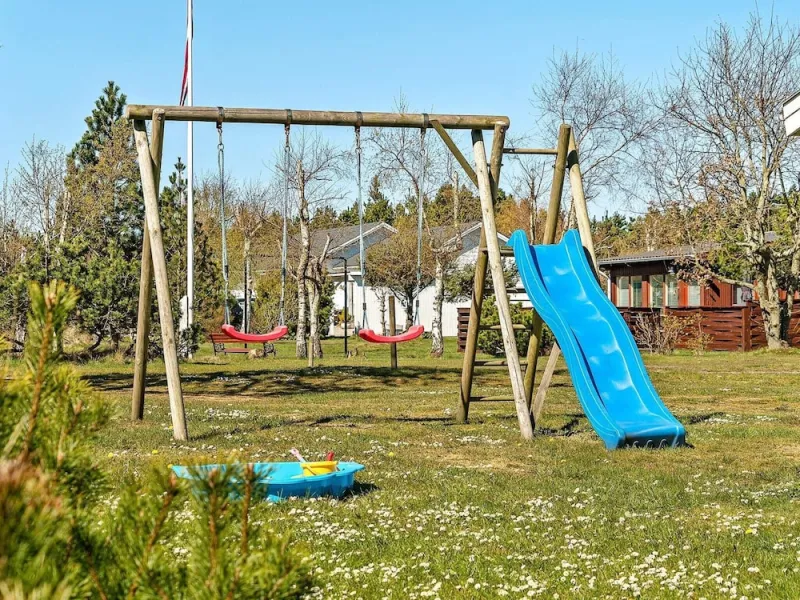 Billede 2 af 8 Person Holiday Home in Saeby