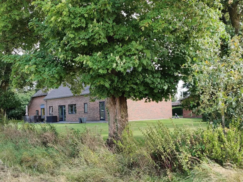 Stort og dejligt værelse med privat bad photo 16