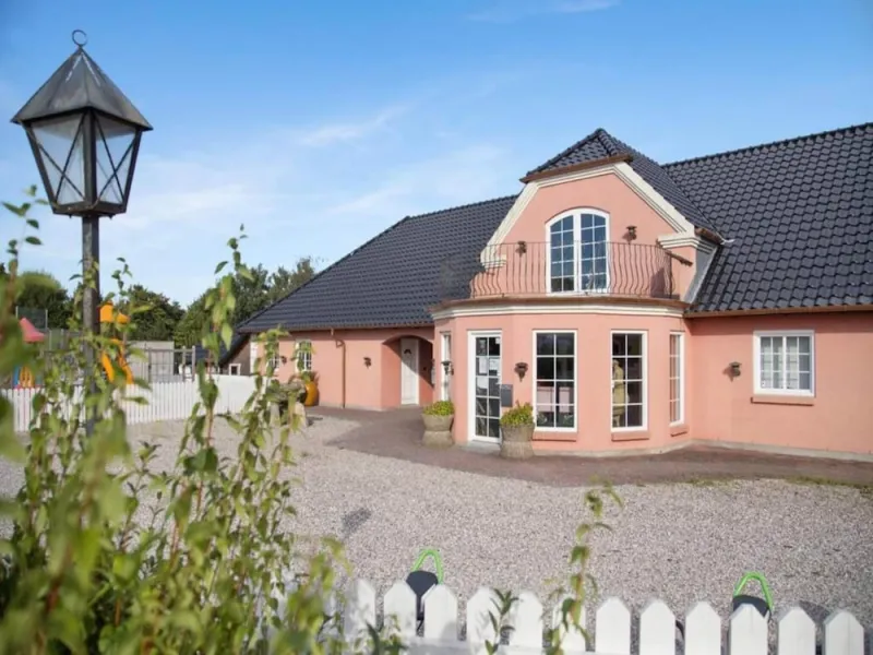 Amazing Holiday Home With Terrace