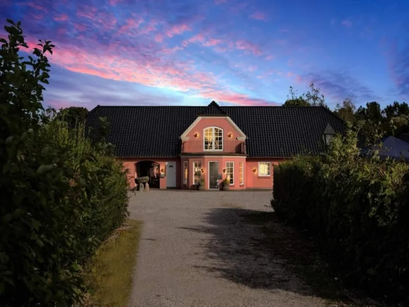 Billede 8 af Amazing Holiday Home With Terrace