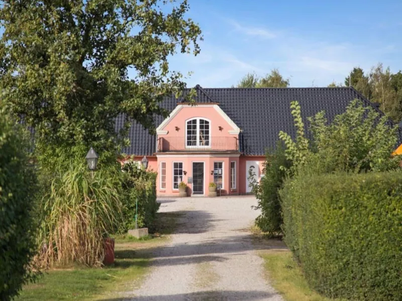 Billede 10 af Amazing Holiday Home With Terrace