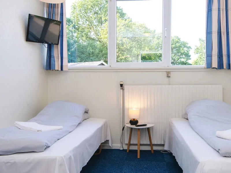 Billede 40 af Cozy Cabin in Camping Resort
