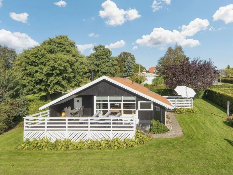 Billede 2 af 4 Star Holiday Home in Hejls