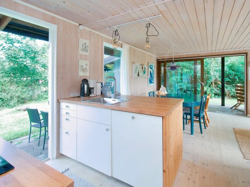 Billede 4 af 6 Person Holiday Home in Farevejle-by Traum