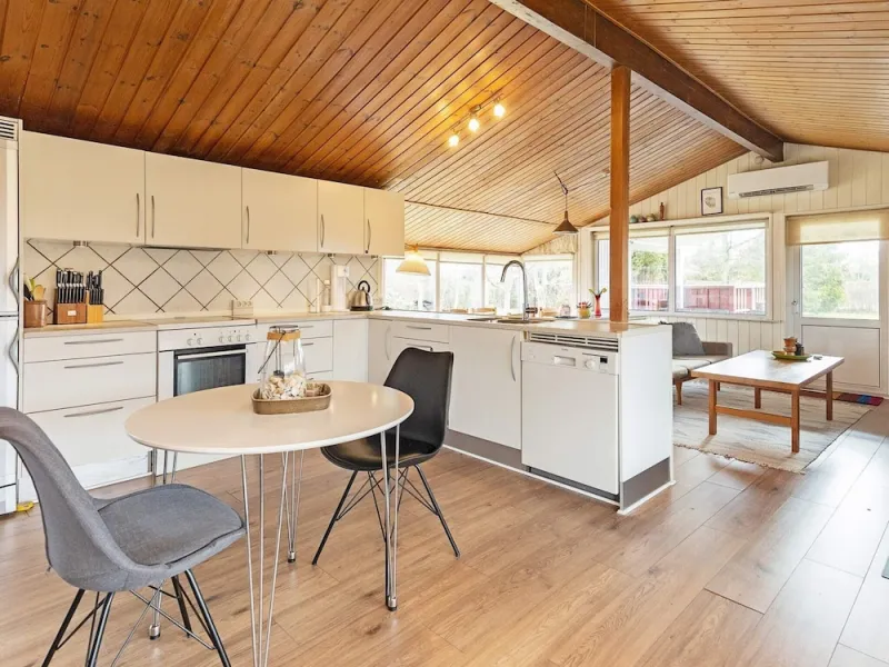 Billede 2 af 6 Person Holiday Home in Frederikshavn-by Traum