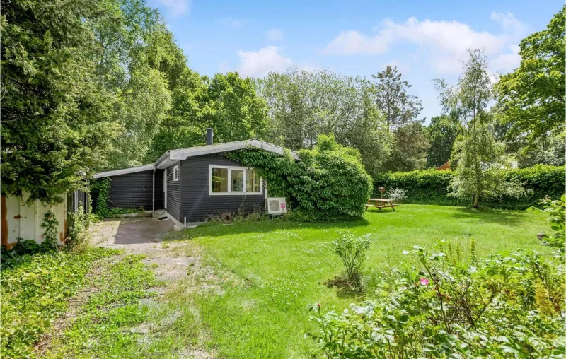 Billede 10 af Beautiful Home In Egå With Wifi