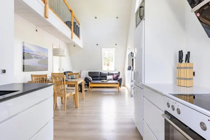 10 min walk from city center