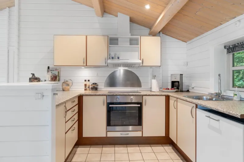 Billede 9 af Summer Cottage With Jacuzzi And Sauna