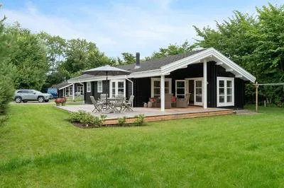 Billede 16 af Summer Cottage With Jacuzzi And Sauna