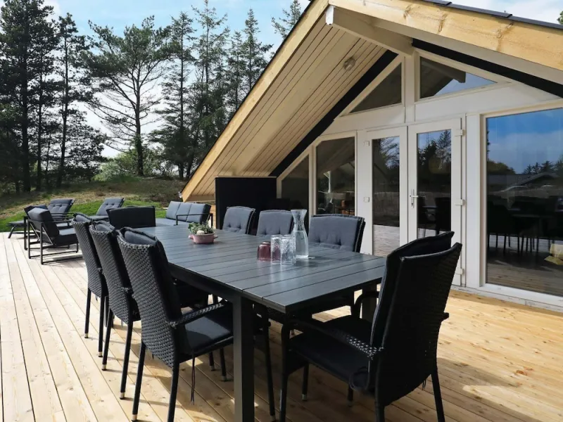 Billede 2 af 8 Person Holiday Home in Blavand