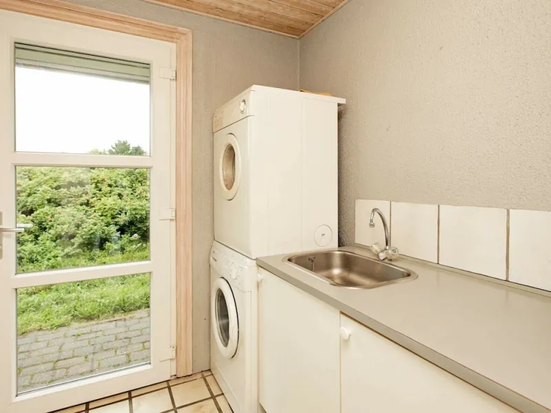 Billede 6 af 10 Person Holiday Home in Blavand