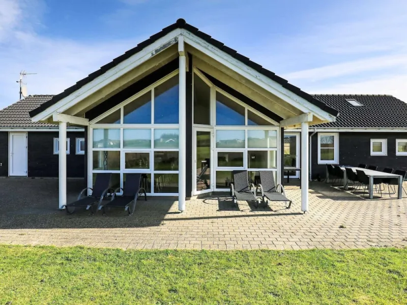 10 Person Holiday Home in Lokken