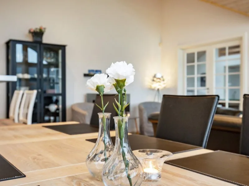 Billede 4 af 10 Person Holiday Home in Lokken