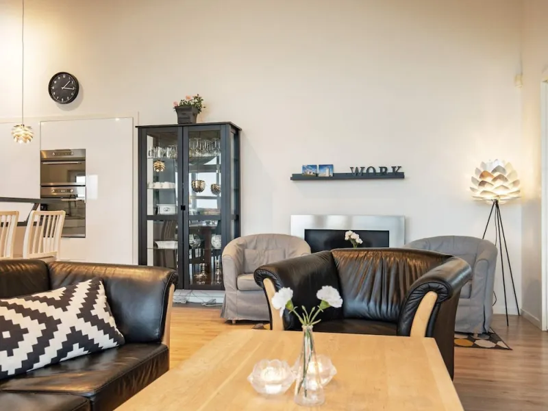 Billede 6 af 10 Person Holiday Home in Lokken