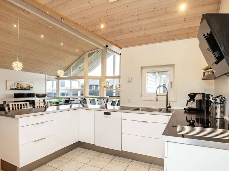Billede 9 af 10 Person Holiday Home in Lokken