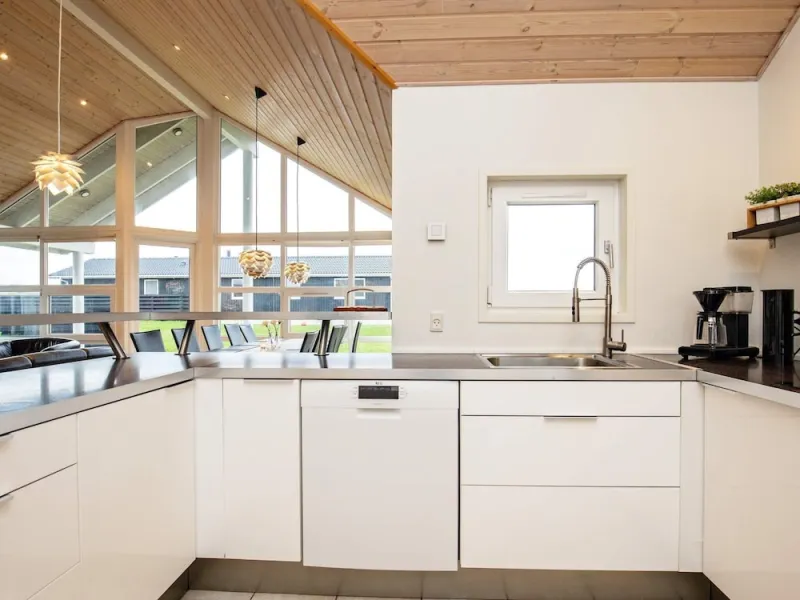 Billede 12 af 10 Person Holiday Home in Lokken