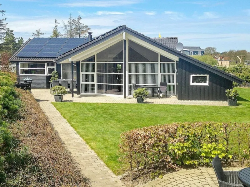 8 Person Holiday Home in Blavand