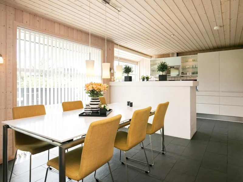 Billede 8 af 8 Person Holiday Home in Blavand