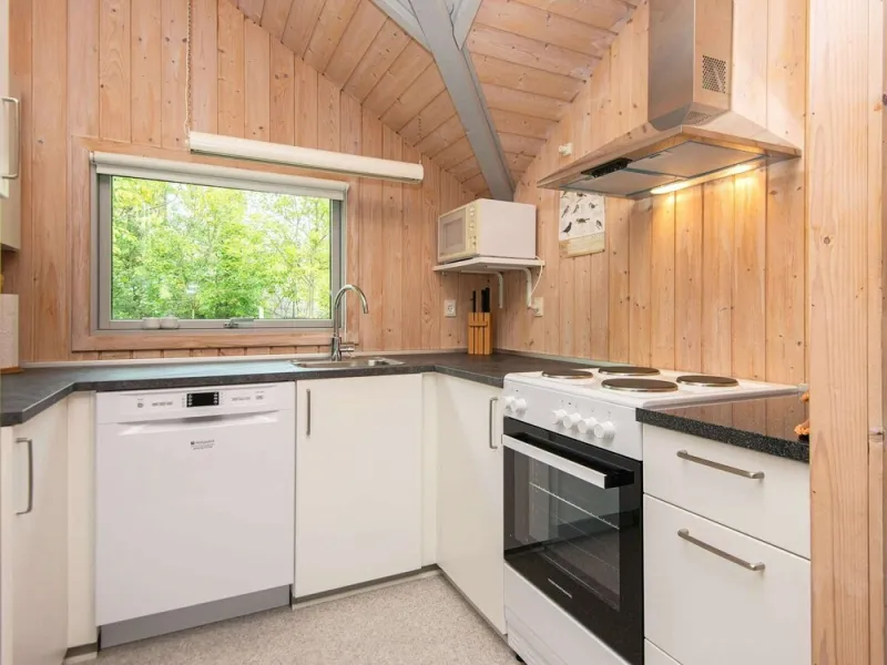 Billede 12 af Bright Holiday Home in Jutland near Lake